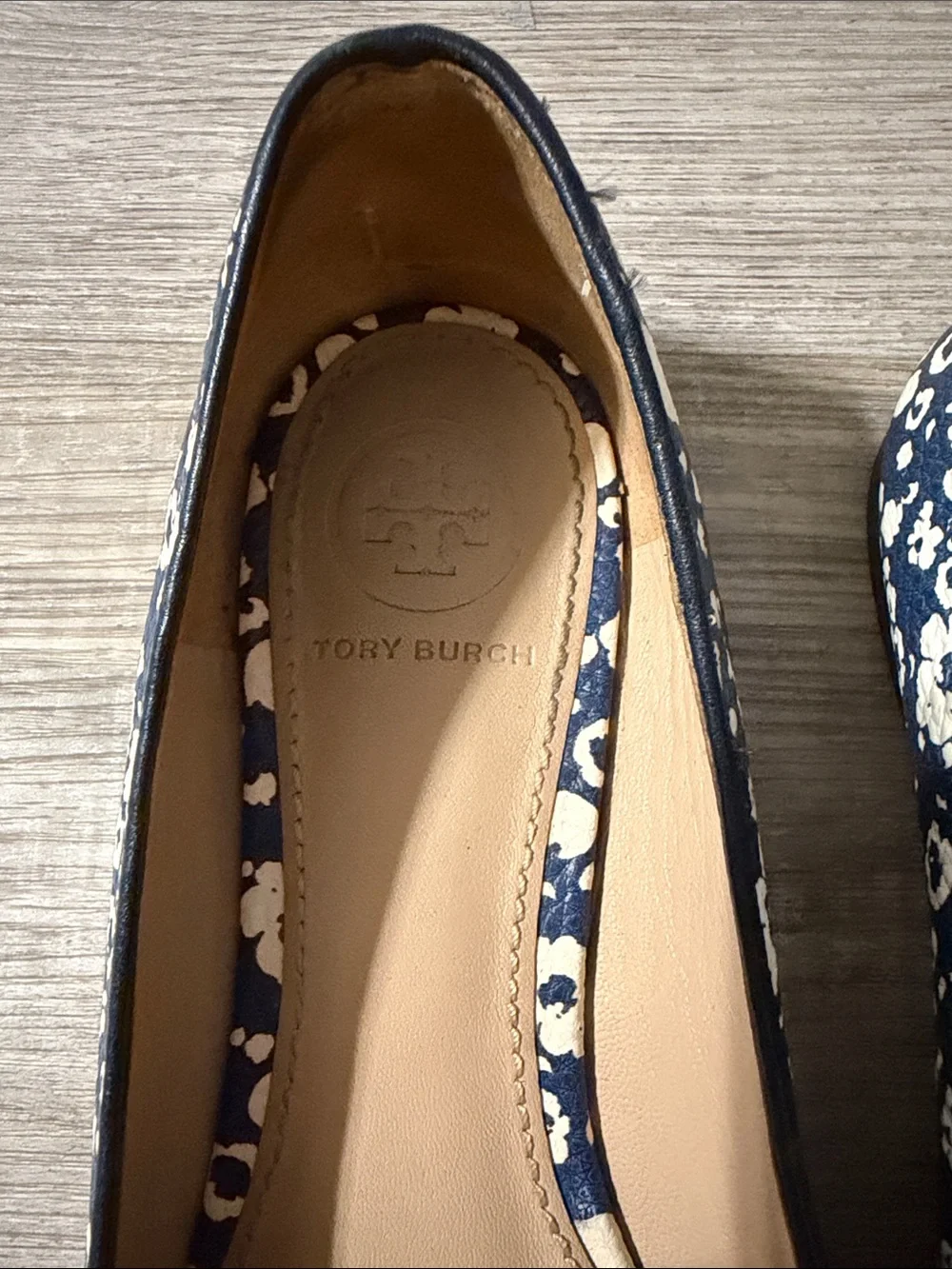 Women’s Tory Burch flats 💙